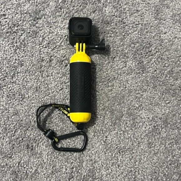 GoPro Hero Session w/ Hand Grip - Picture 3 of 8